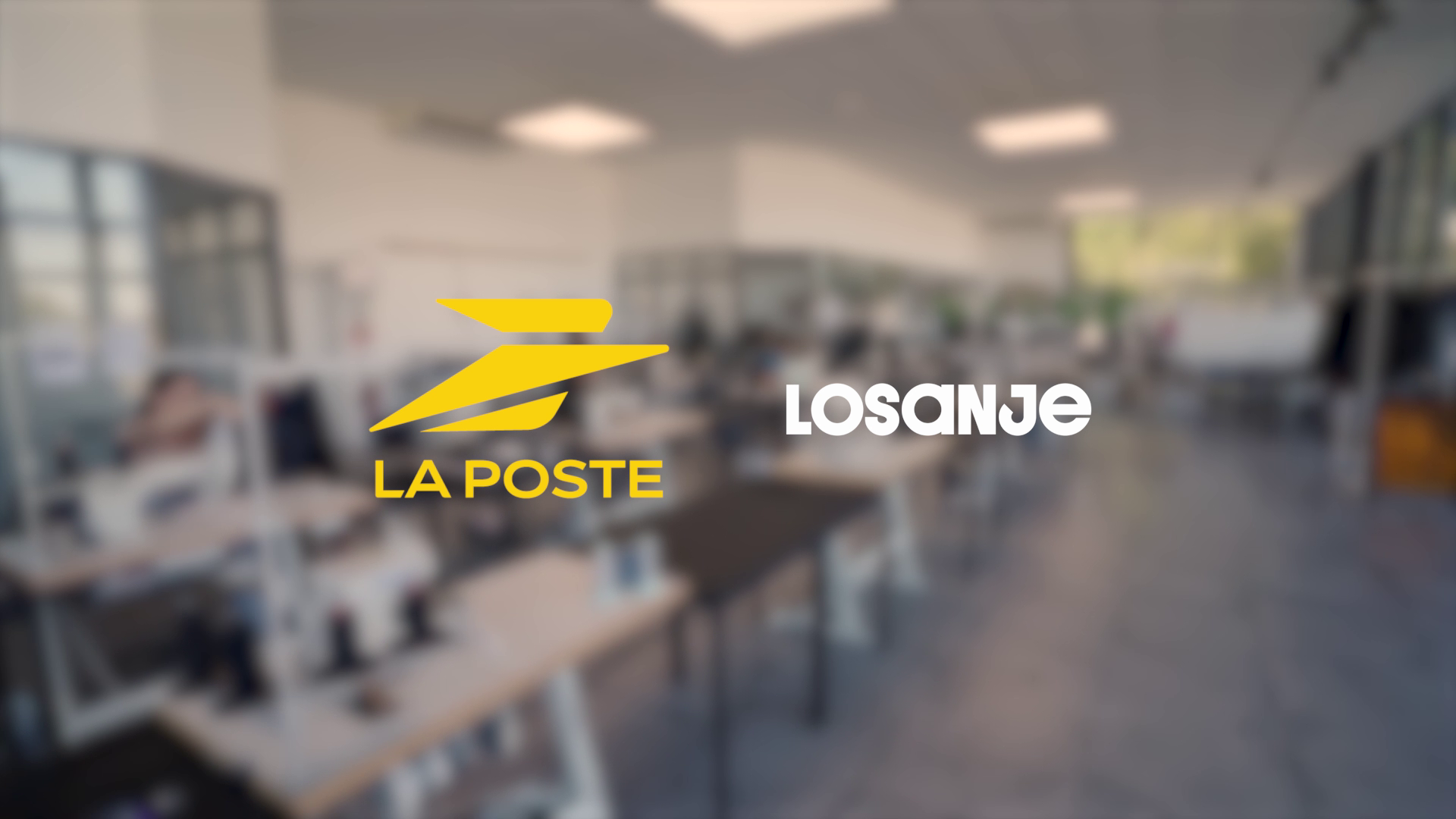 LOSANJE – Upcycling de gilets de guichetiers pour La Poste